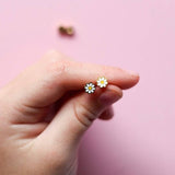Tiny Daisies - Earrings