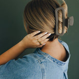 Must Have Claw Clip - Brown